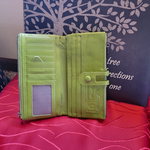 Leather Wallet. Light olive green color - Picture 6 of 16